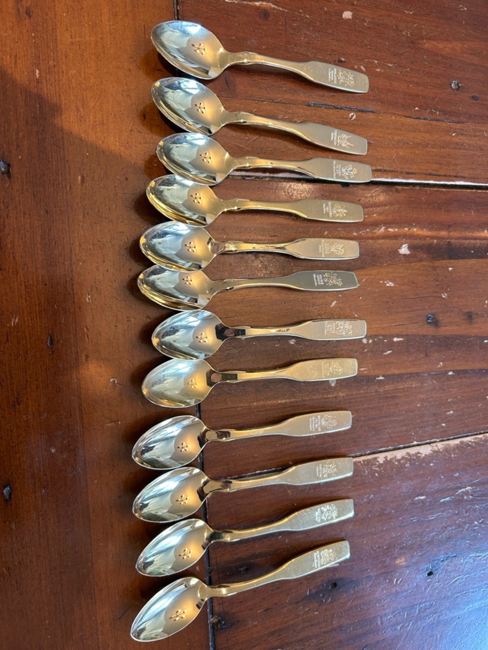 Commemorative Gold-Tone collectable spoon Teaspoons - Set of 12